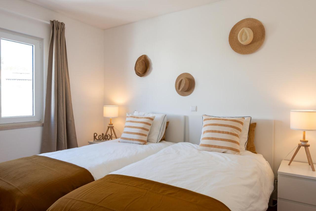 Beach Villa With Ocean View And Rooftop Cinema Guia  Buitenkant foto