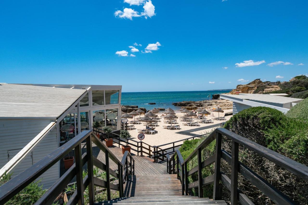 Beach Villa With Ocean View And Rooftop Cinema Guia  Buitenkant foto