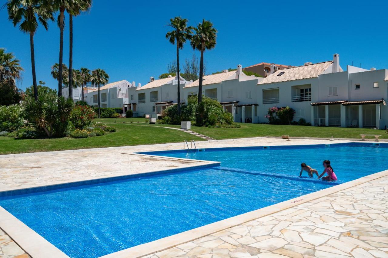 Beach Villa With Ocean View And Rooftop Cinema Guia  Buitenkant foto