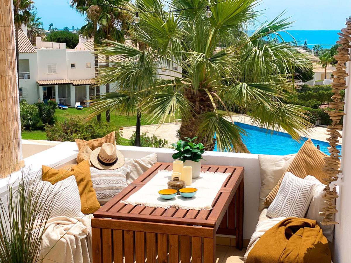 Beach Villa With Ocean View And Rooftop Cinema Guia  Buitenkant foto