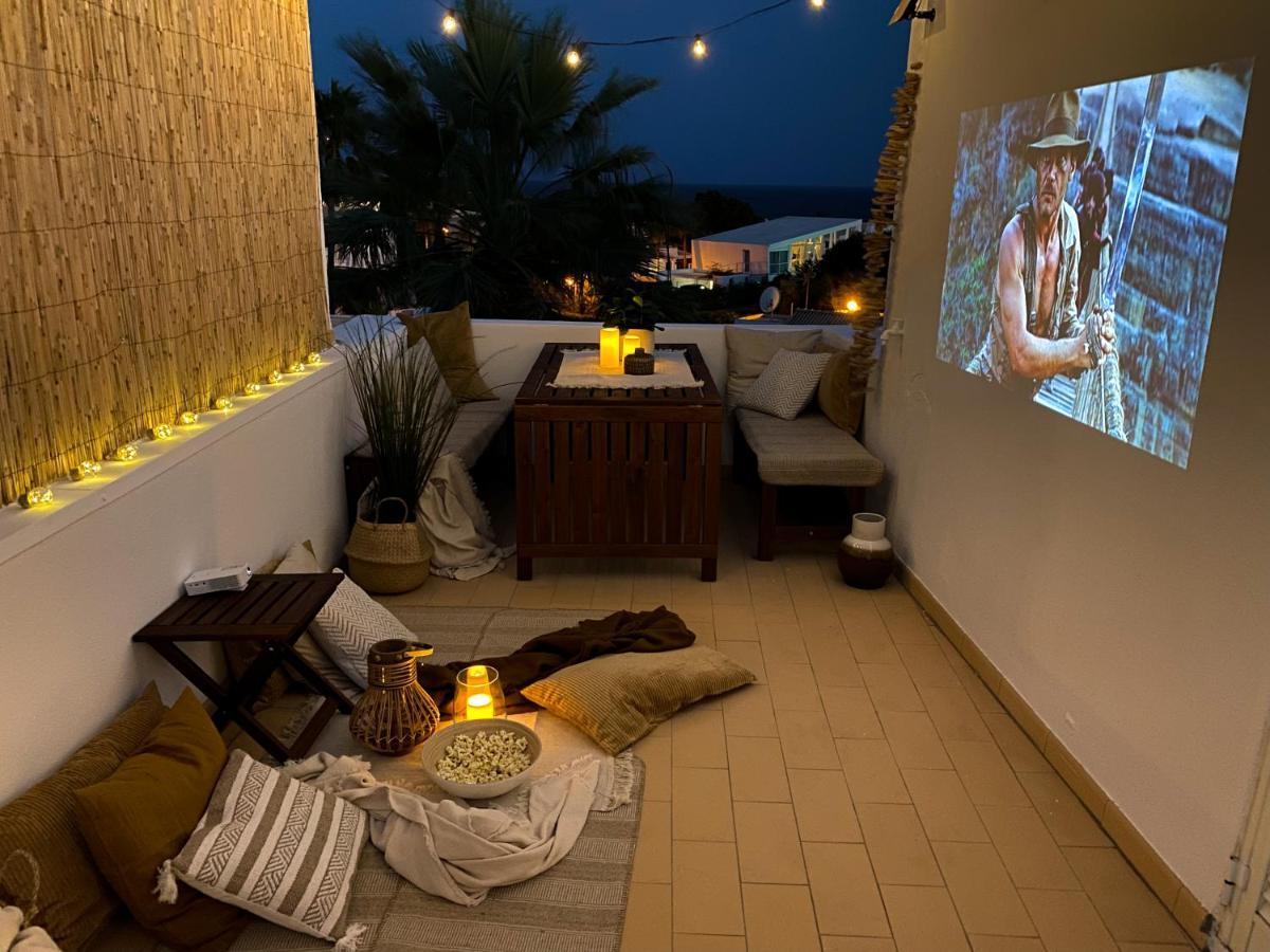 Beach Villa With Ocean View And Rooftop Cinema Guia  Buitenkant foto