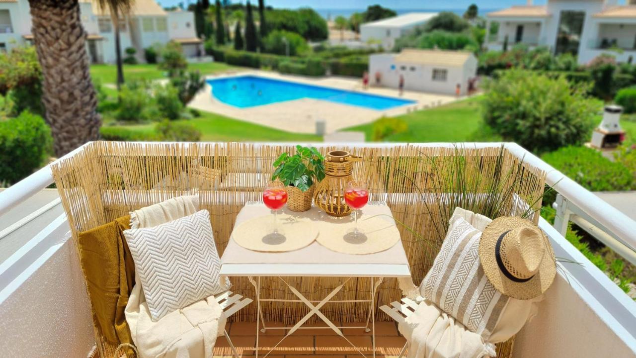 Beach Villa With Ocean View And Rooftop Cinema Guia  Buitenkant foto